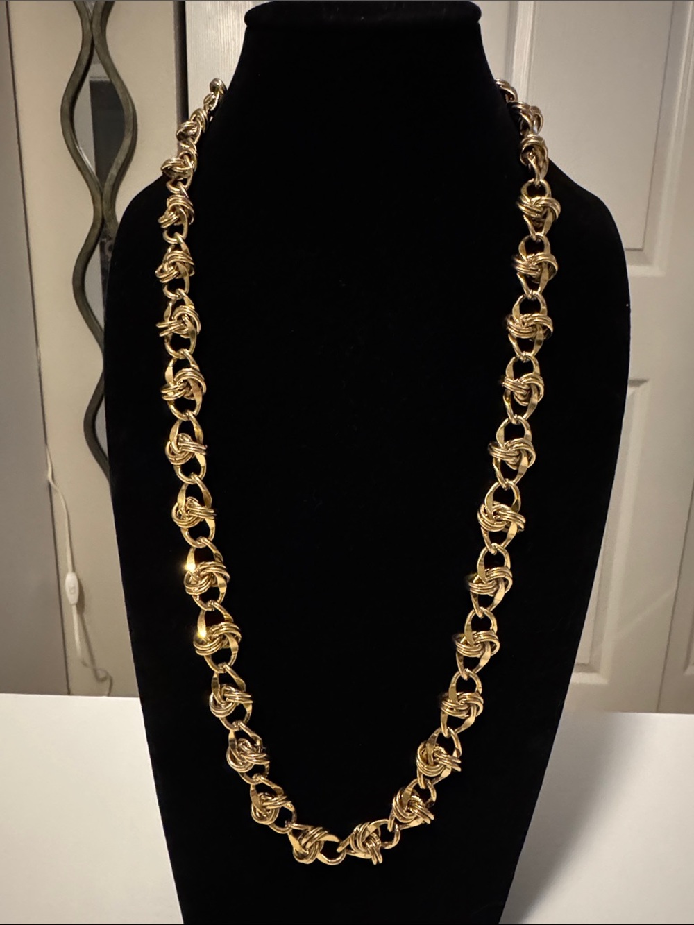 Elegant Gold Knot-Link Long Necklace - Women Jewelry